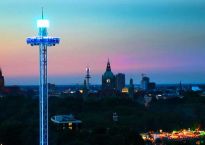 CITY SKYLINER – Höchster mobiler Aussichtsturm der Welt im Juli in Timmendorfer Strand